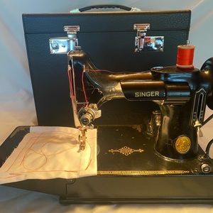 Singer Featherweight Sewing Machine 72 years old